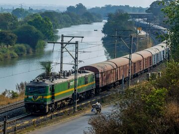 Pociąg towarowy w Indiach/zdjęcie poglądowe