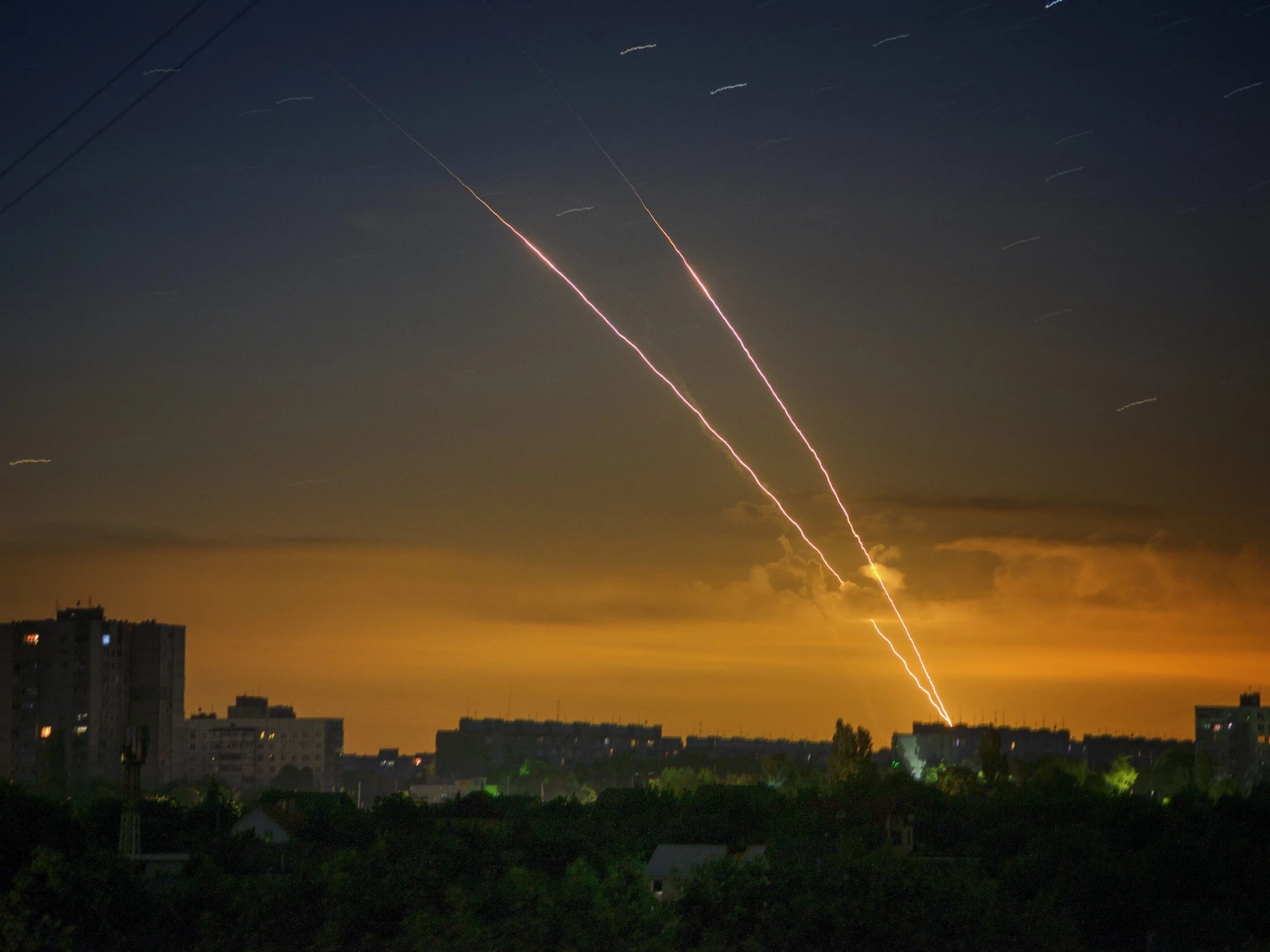 Uchwycony przez fotografa start pocisków z Biełgorodu