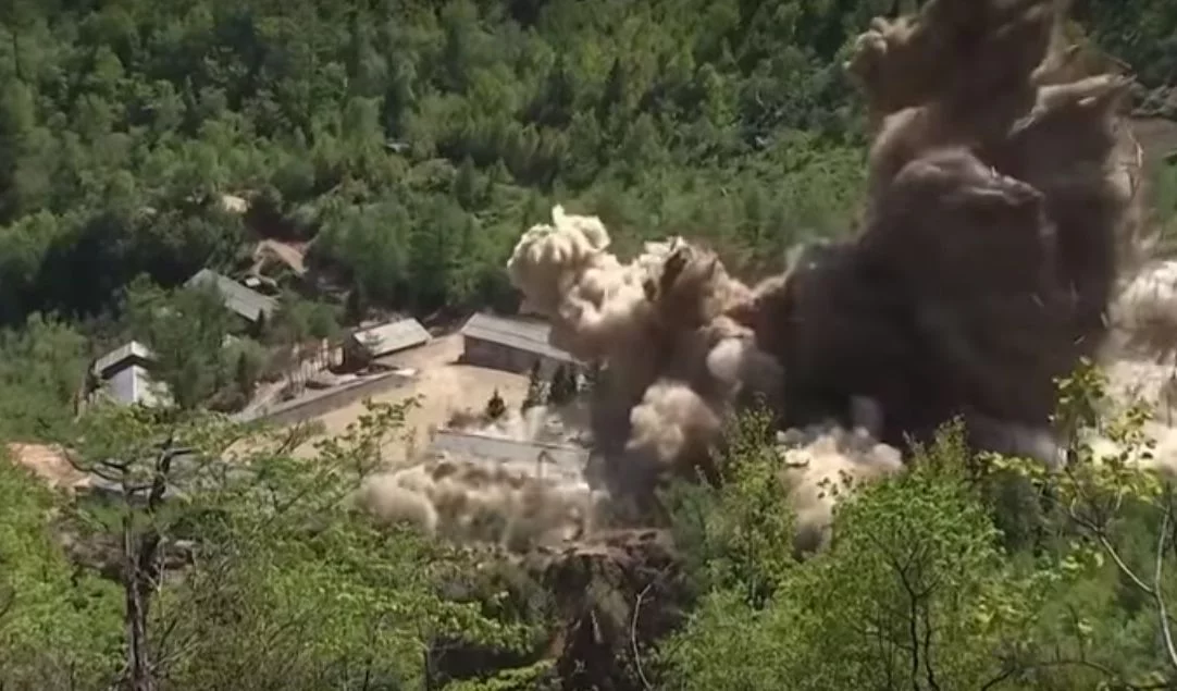 Zdjęcia z wyburzania poligonu w Punggye-ri