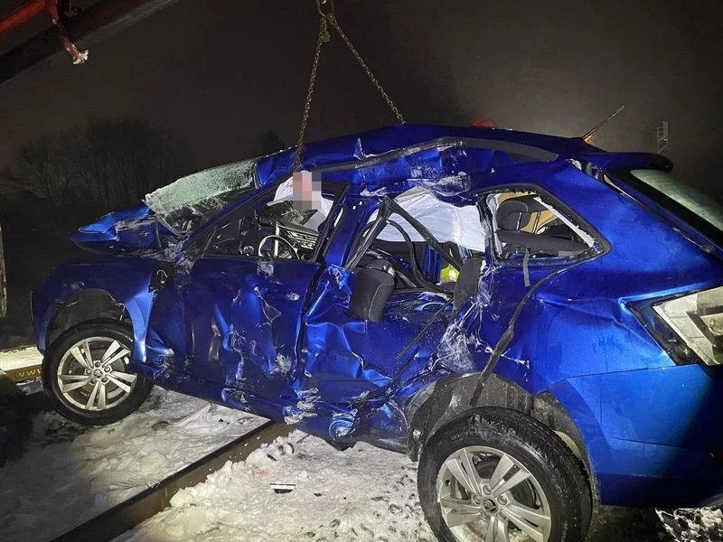 Mezowo. Pociąg uderzył w osobówkę. W środku były zwłoki 31-latki