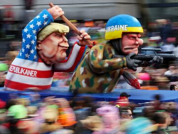 Podobizna Trumpa podczas tegorocznej parady z okazji „Różowego Poniedziałku” w Duesseldorfie