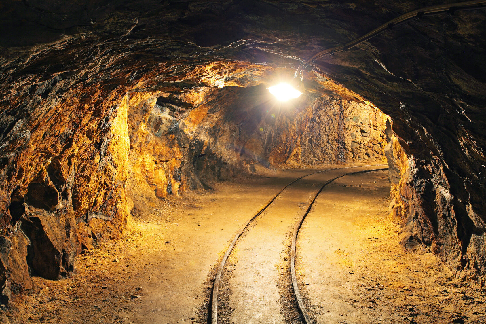 Podziemny tunel, zdjęcie ilustracyjne