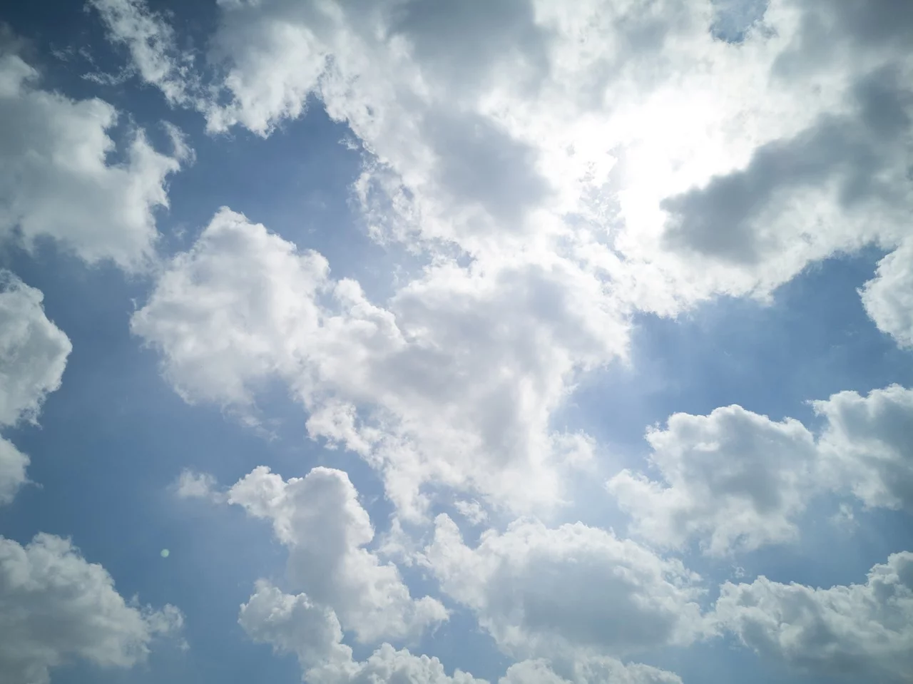 Chmury, zdjęcie ilustracyjne