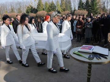 Pogrzeb Lizawiety, 14 marca na Cmentarzu Komunalnym Północnym w Warszawie