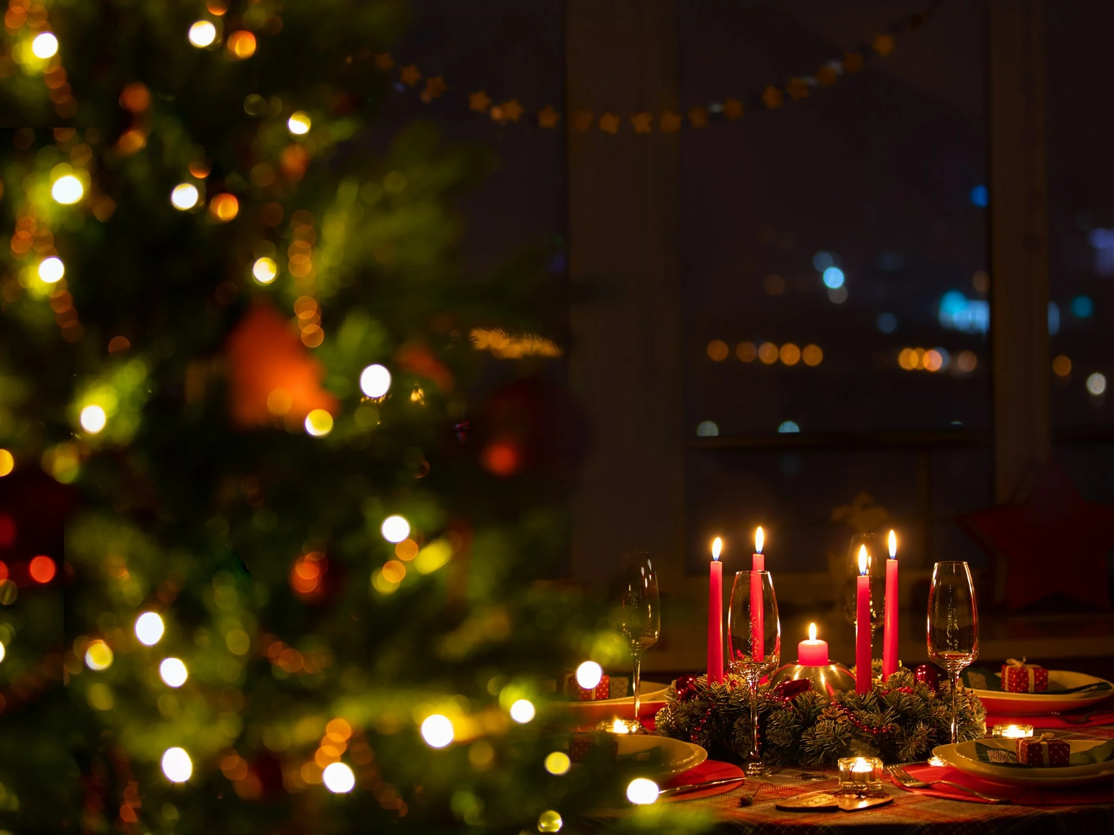 Kieliszek na świątecznym stole