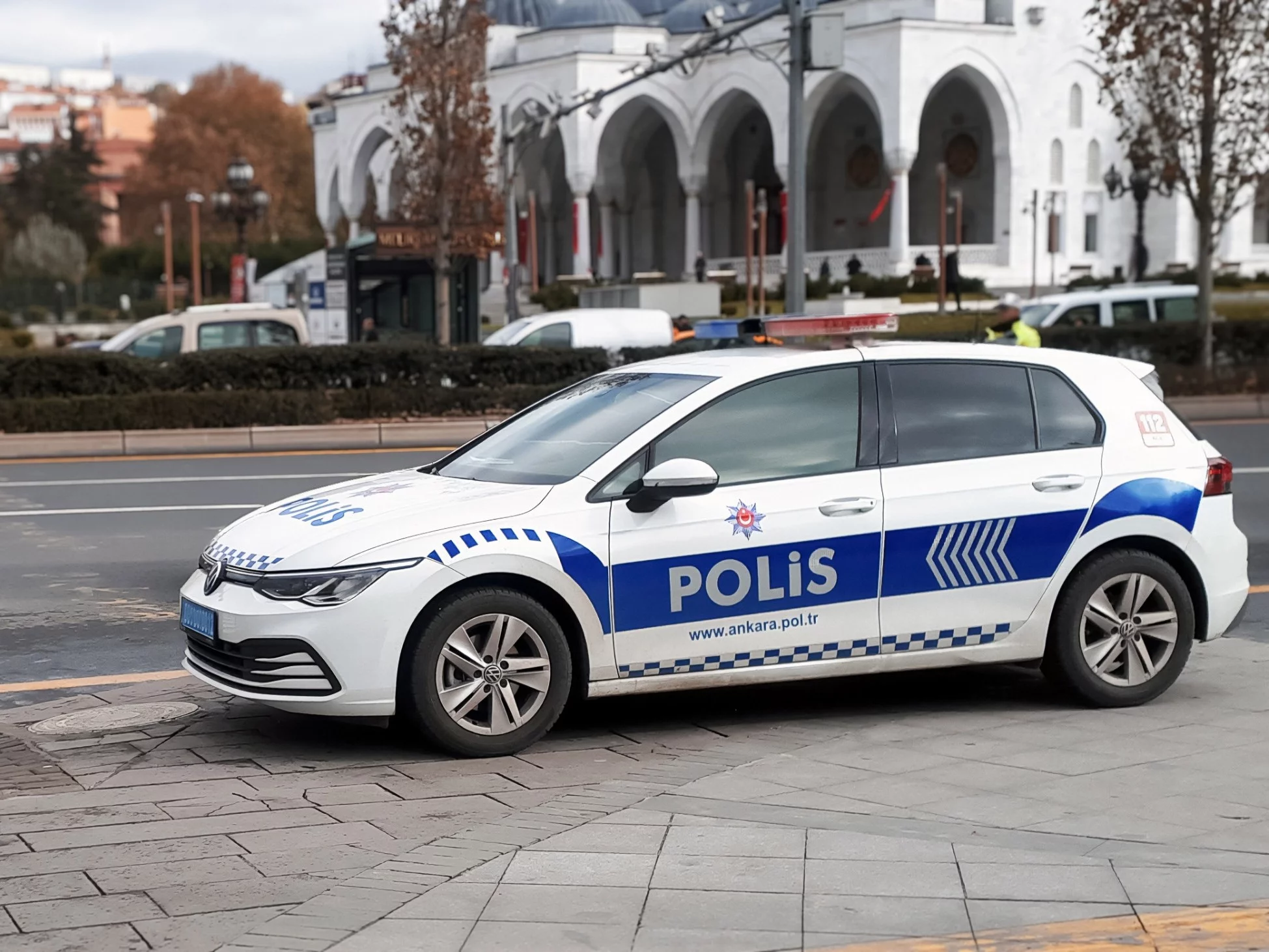 Radiowóz tureckiej policji, zdjęcie ilustracyjne