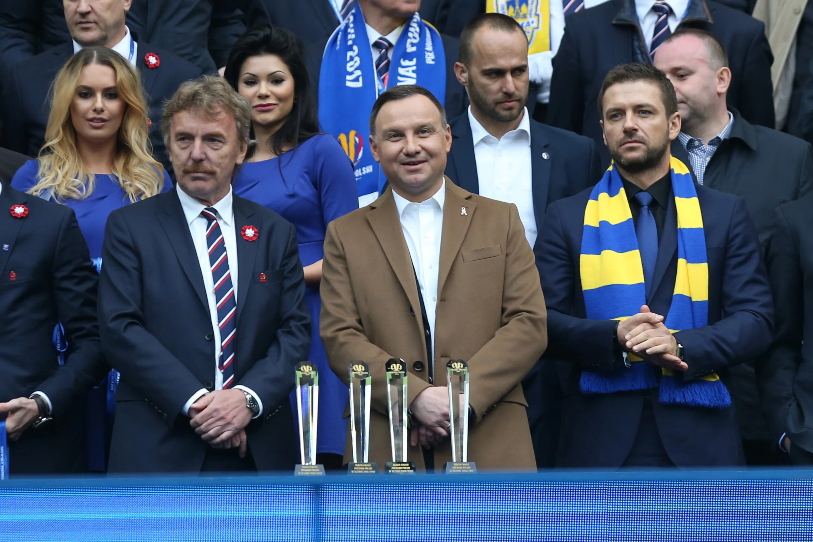 Andrzej Duda i Zbigniew Boniek podczas dekoracji po finale Pucharu Polski