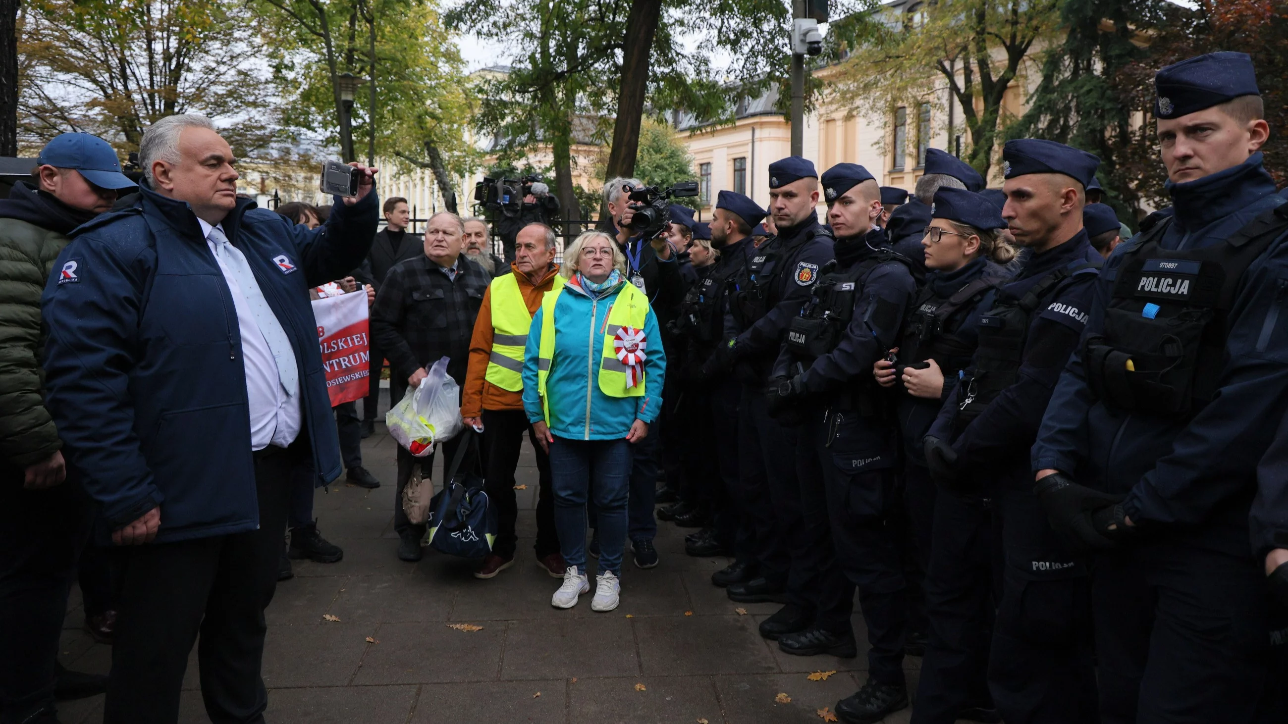 Policja o „pasku” TV Republika ws. TK. „Stanowczo dementujemy nieprawdziwe informacje!”
