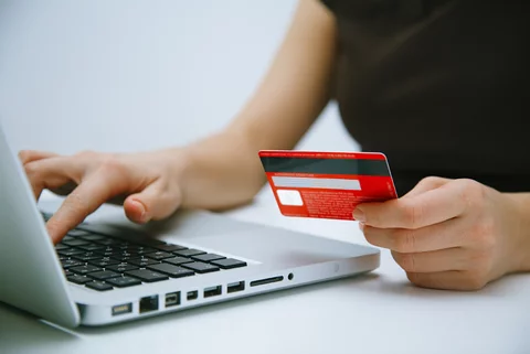 zakupy internet fot. kkolosov/fotolia.pl