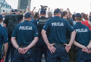 Policja podczas 88. miesięcznicy