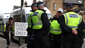 Policja w Londynie przygotowana na zamieszki pod śmiertelnym ataku nożem w Southport