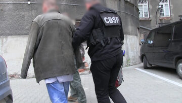 Policjanci gorzowskiego Zarządu Centralnego Biura Śledczego Policji zatrzymali kolejnych 10 osób, członków zorganizowanej grupy przestępczej, która wyłudzała pożyczki w wołomińskim SKOK-u.