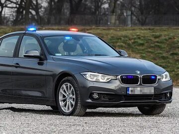 Policyjne nieoznakowane BMW serii 3 Grupy Speed