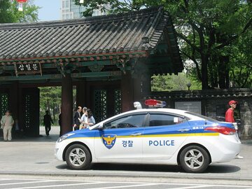 Policyjny radiowóz w Seulu