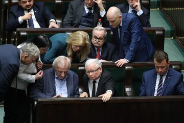 Politycy PiS w ławach sejmowych