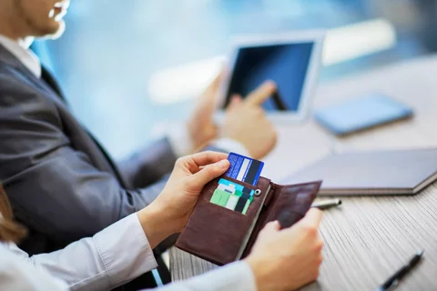 bank karty biznes fot. yurolaitsalbert/fotolia.pl