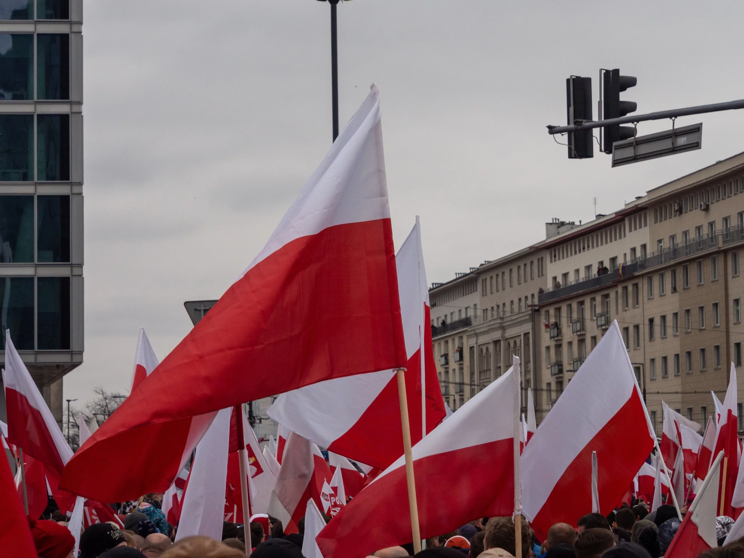 Polska flaga i godło do zmiany? „Ta propozycja ma sens”