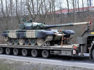 Polska przekazała Ukrainie 200 czołgów T-72