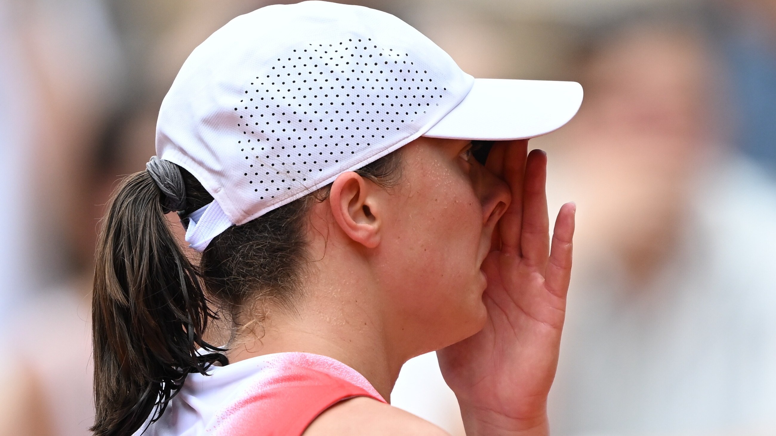 Paryż 2024. Iga Świątek nie była w stanie dalej rozmawiać. Łzy po porażce w półfinale IO – Tenis – Sport Wprost