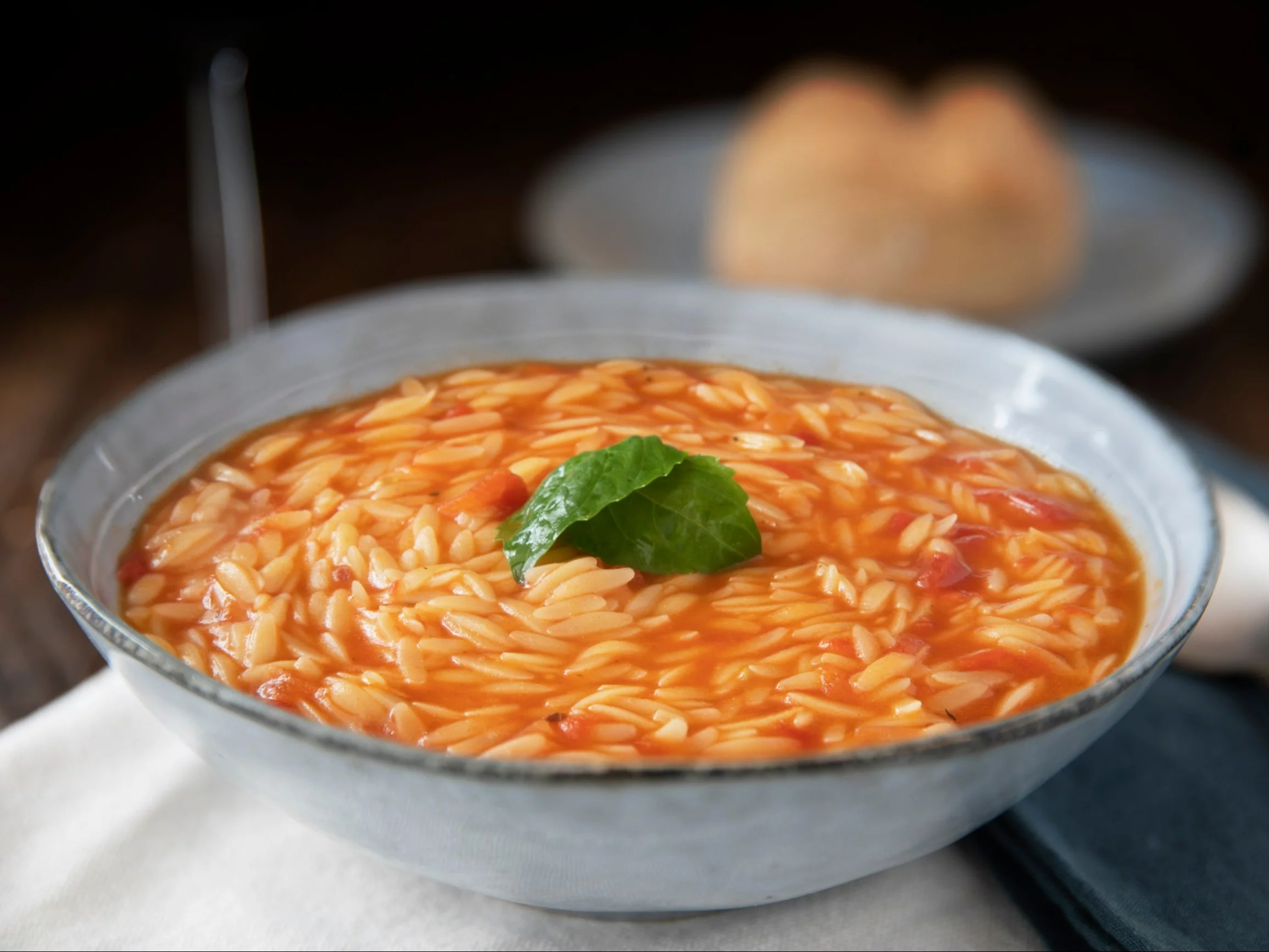 Pomidorówka z makaronem orzo