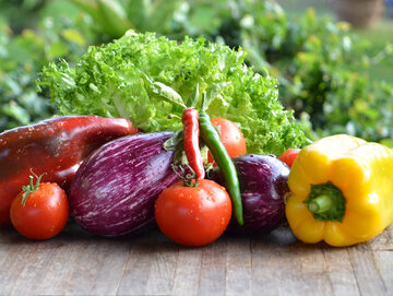 Pomidory, papryka, bakłażany, cukinie, a także truskawki i inne owoce w okresie kwitnienia i tworzenia zawiązków mają zwiększone zapotrzebowanie na fosfor i potas