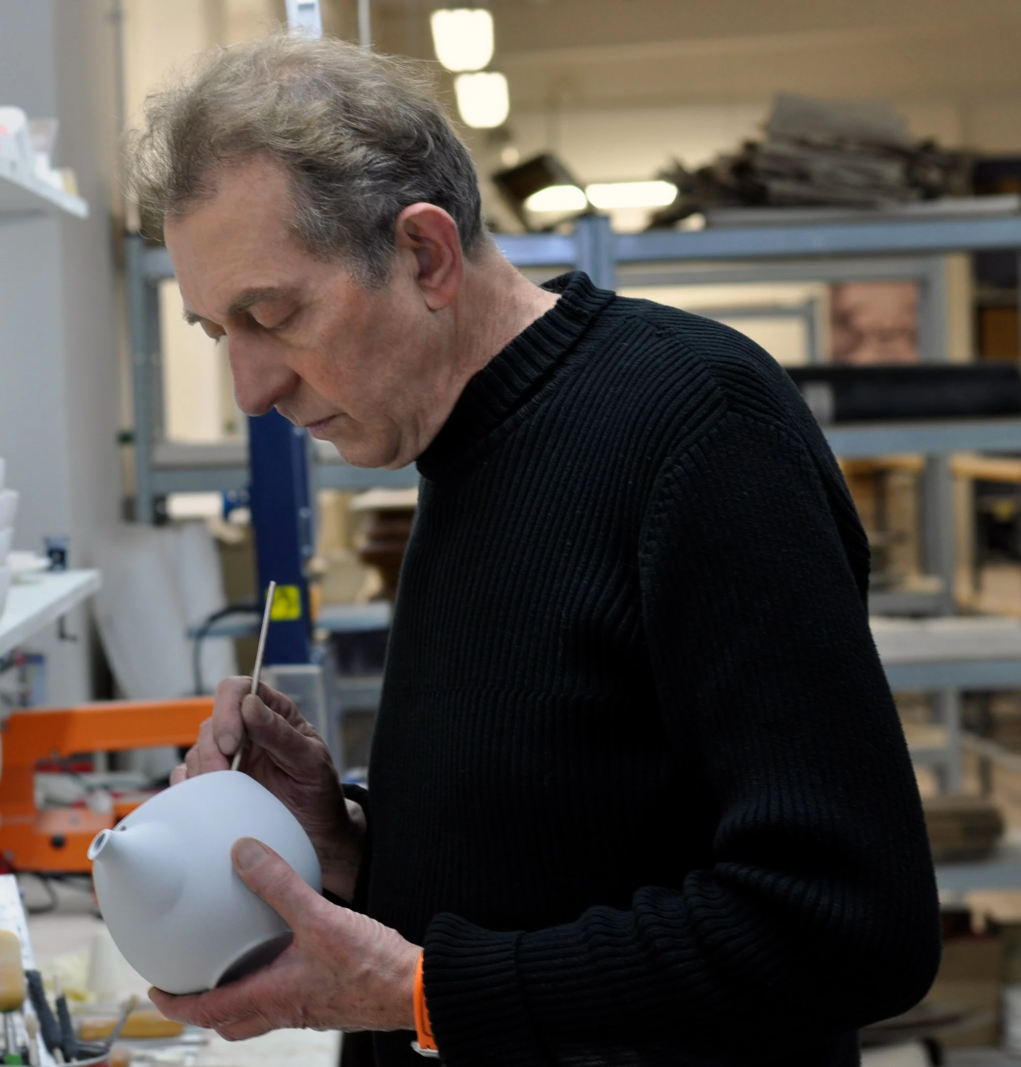 Marek Cecuła, projektant i Dyrektor Artystyczny Ćmielów Design Studio