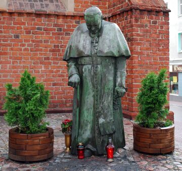 Pomnik Jana Pawła II w Starogardzie Gdańskim