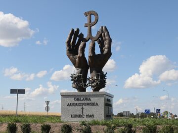 Pomnik ofiar obławy augustowskiej w Suwałkach