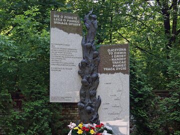 Pomnik ofiar ukraińskiego ludobójstwa na Cmentarzu Rakowickim w Krakowie