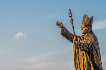 Pomnik papieża Jana Pawła II, zdjęcie ilustracyjne