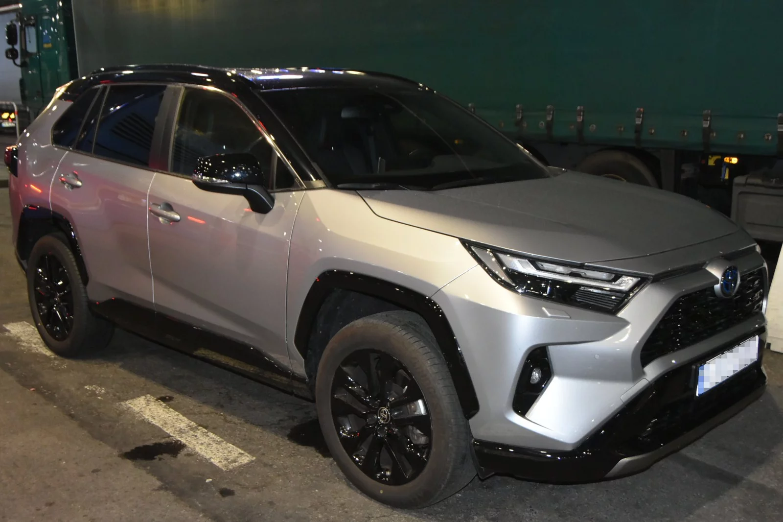 Toyota RAV4 z podrobionymi znakami identyfikacyjnymi