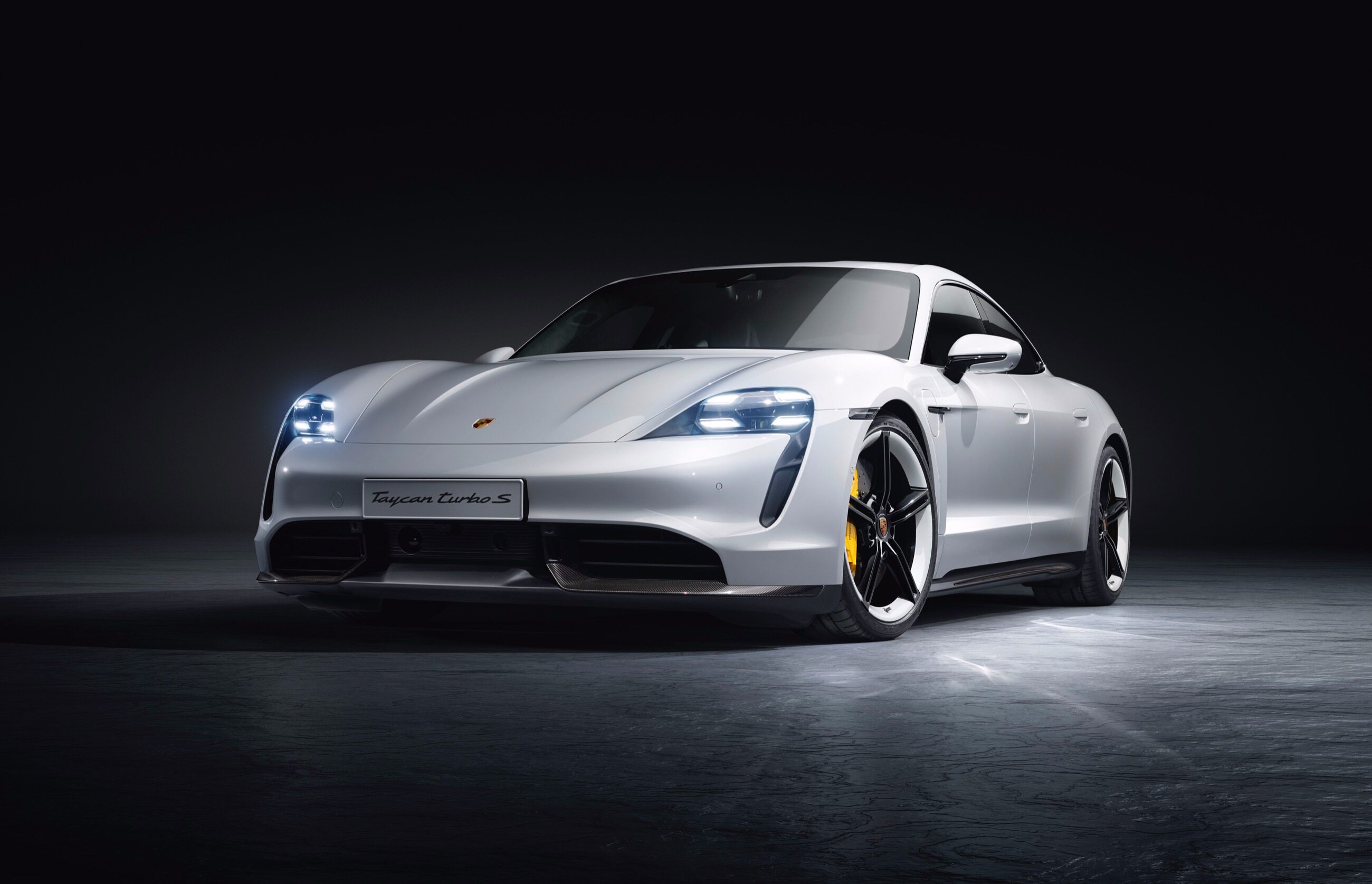 Nowe Porsche Taycan debiutuje na rynku