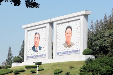 Portrety przywódców obu Korei, przygotowane przez Północ podczas koreańskiego szczytu
