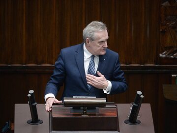 Poseł PiS Piotr Gliński na sali obrad Sejmu w Warszawie