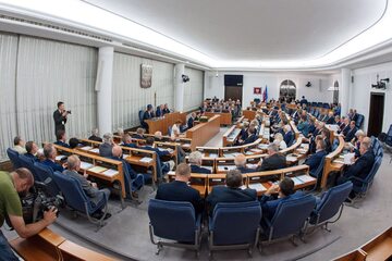 Posiedzenie Senatu w sprawie prezydenckiego referendum