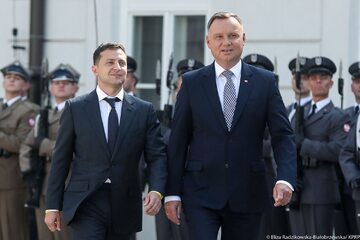 Powitanie Wołodymyra Zełenskiego przez prezydenta Andrzeja Dudę