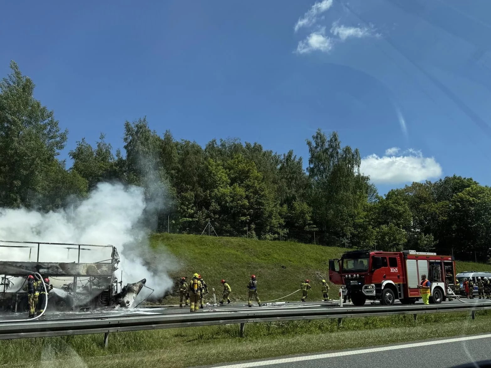 Pożar autokaru na A4 w stronę Katowic