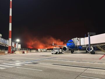 Pożar blisko lotniska w Palermo