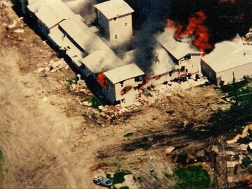 Pożar kompleksu Mount Carmel w kiwetniu 1993 roku