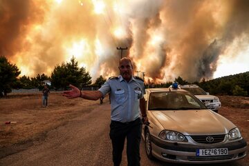 Pożar lasu pod Atenami, sierpień 2021 r.