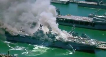 Pożar na amerykańskim okręcie w San Diego