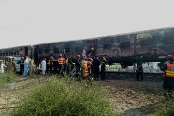 Pożar pociągu w Pakistanie