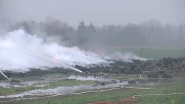 Pożar składowiska opon w Kujawsko-Pomorskiem. Akcja gaśnicza może potrwać kilkanaście godzin