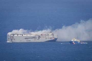 Pożar statku Fremantle Highway w wybrzeży Holandii