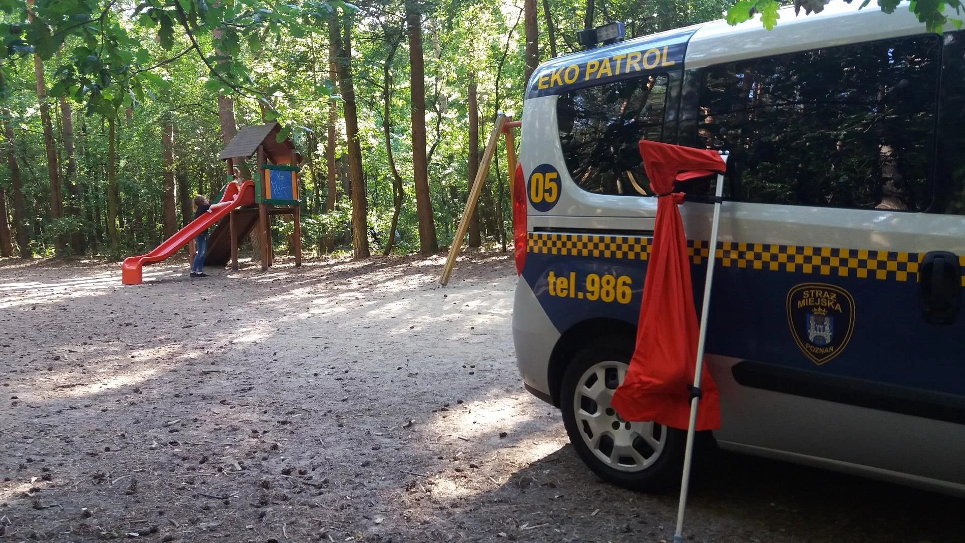 Plac zabaw, na którym znaleziono węża