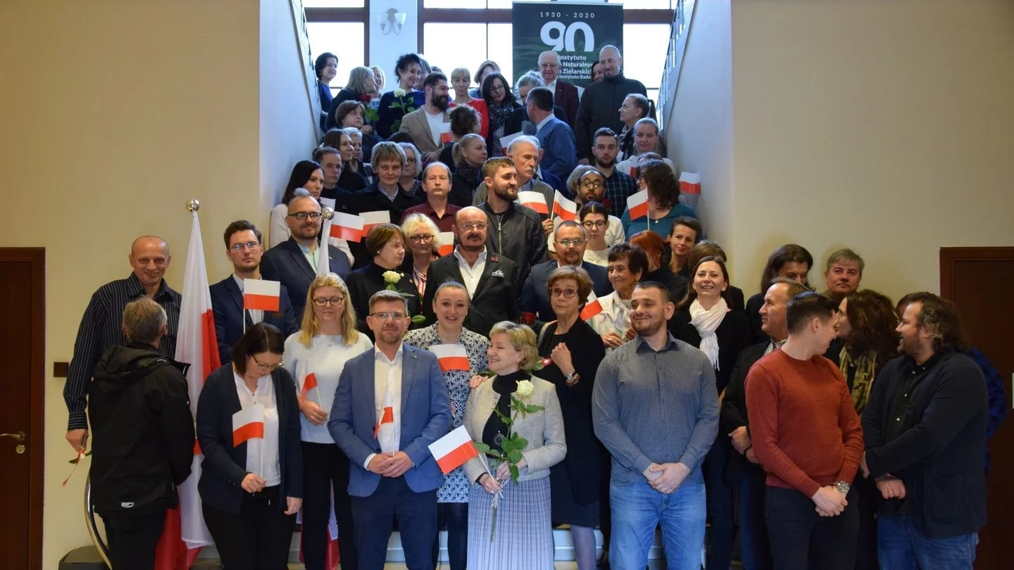 Poznański Instytut Włókien Naturalnych i Roślin Zielarskich-PIB (IWNiRZ-PIB) to unikatowa przestrzeń badawcza o wyjątkowej pozycji na arenie polskiej i międzynarodowej