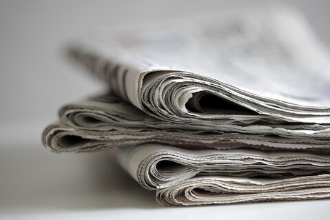 Prof. Marek Safjan na okładce „Gazety Polskiej" z ...