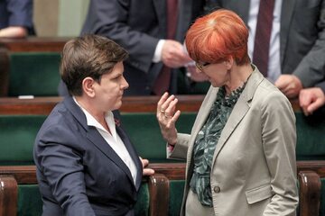 Premier Beata Szydło i szefowa MRPiPS Elżbieta Rafalska