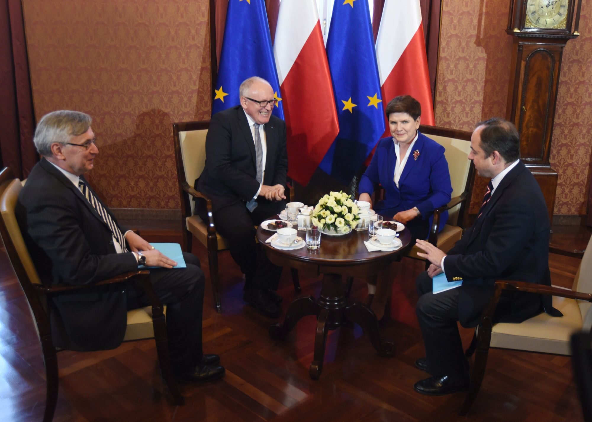 Premier Beata Szydło podczas spotkania z wiceszefem KE Fransem Timmermansem