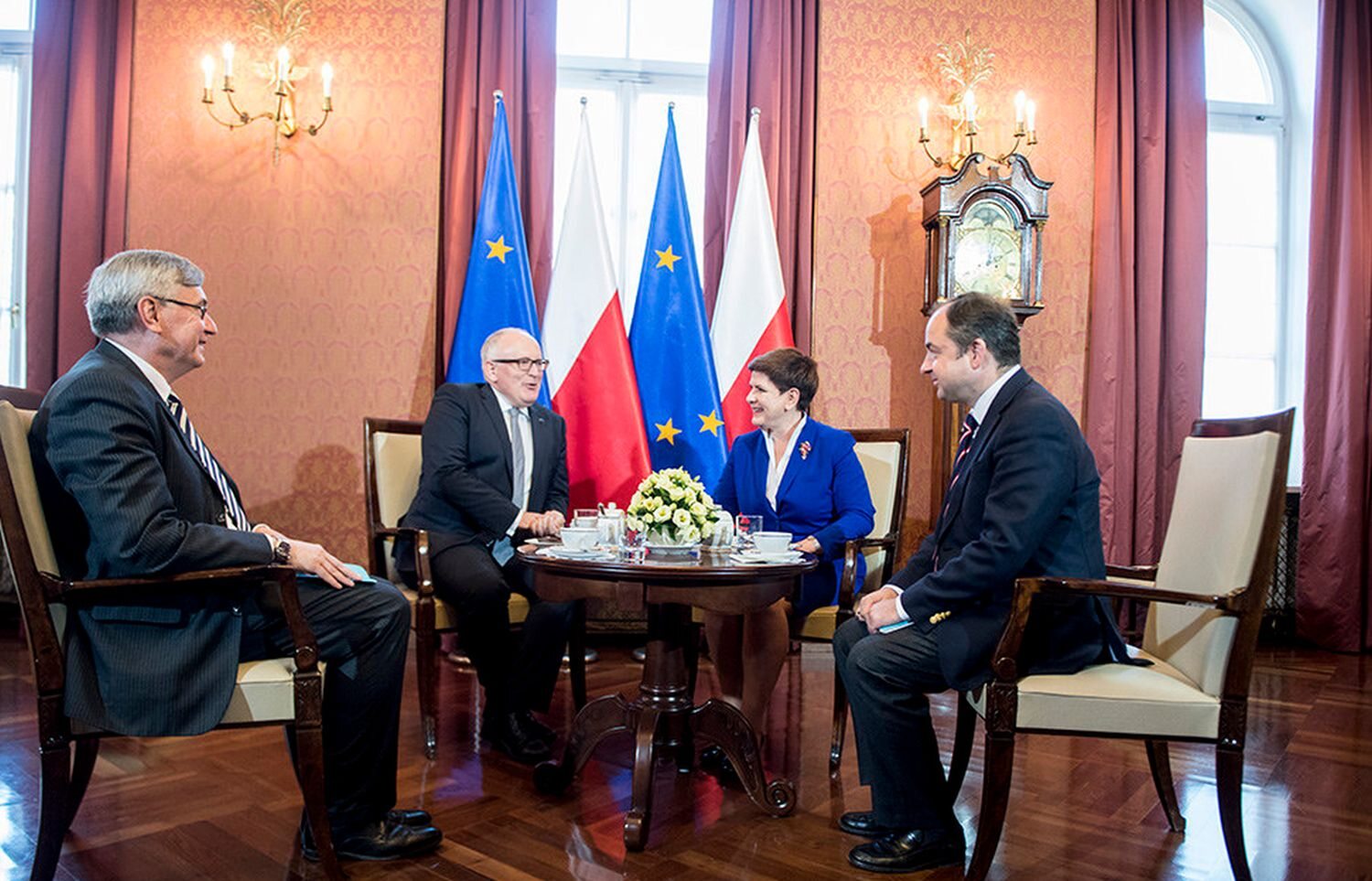 Premier Beata Szydło podczas spotkania z wiceszefem KE Fransem Timmermansem